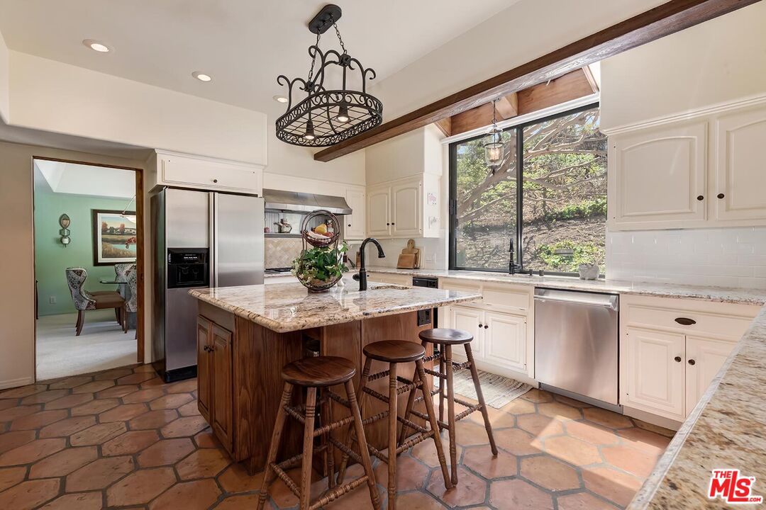 MLS #25537189 image #17