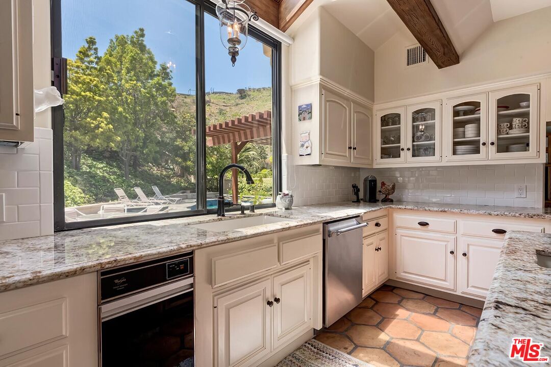 MLS #25537189 image #18