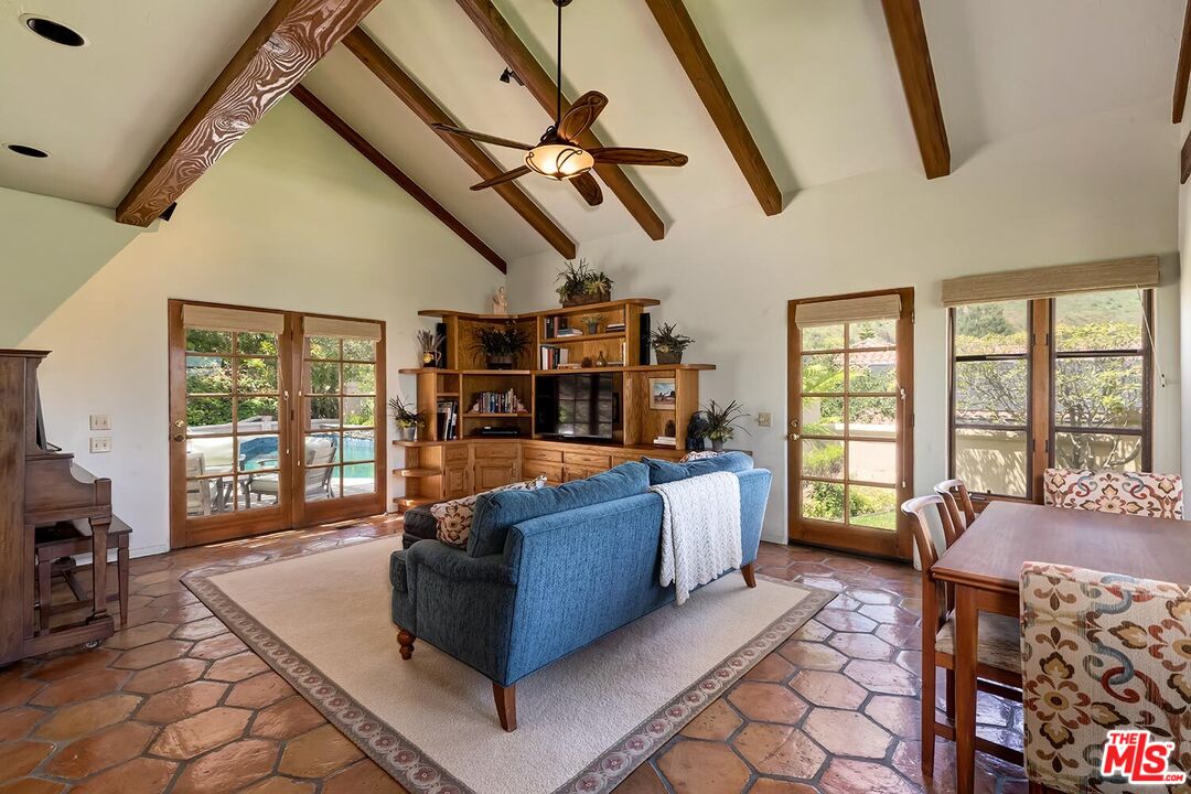 MLS #25537189 image #21