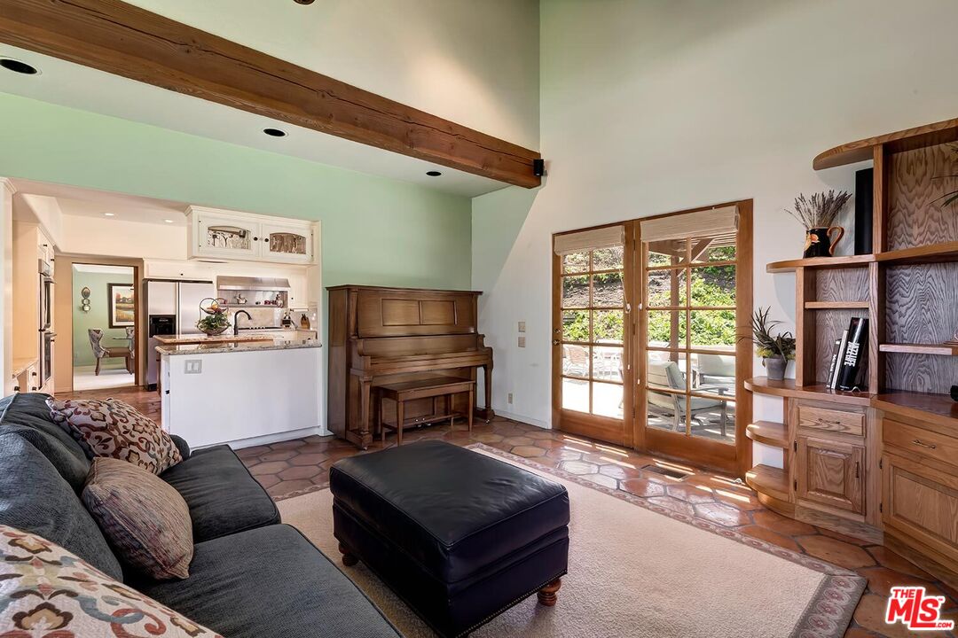 MLS #25537189 image #23