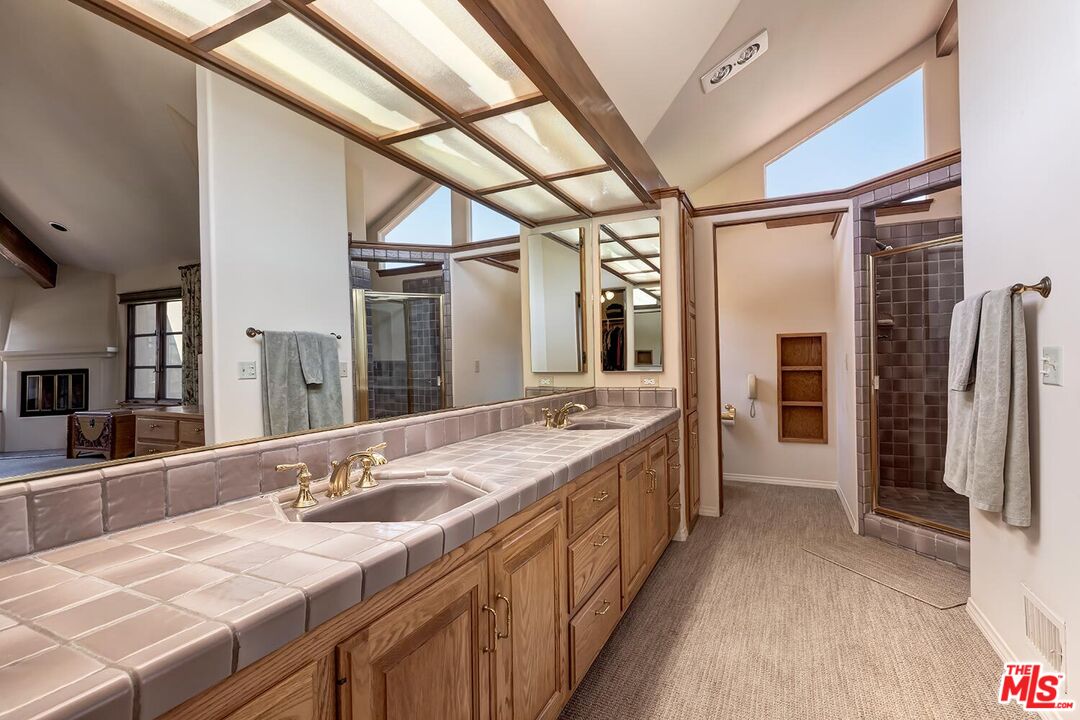 MLS #25537189 image #32