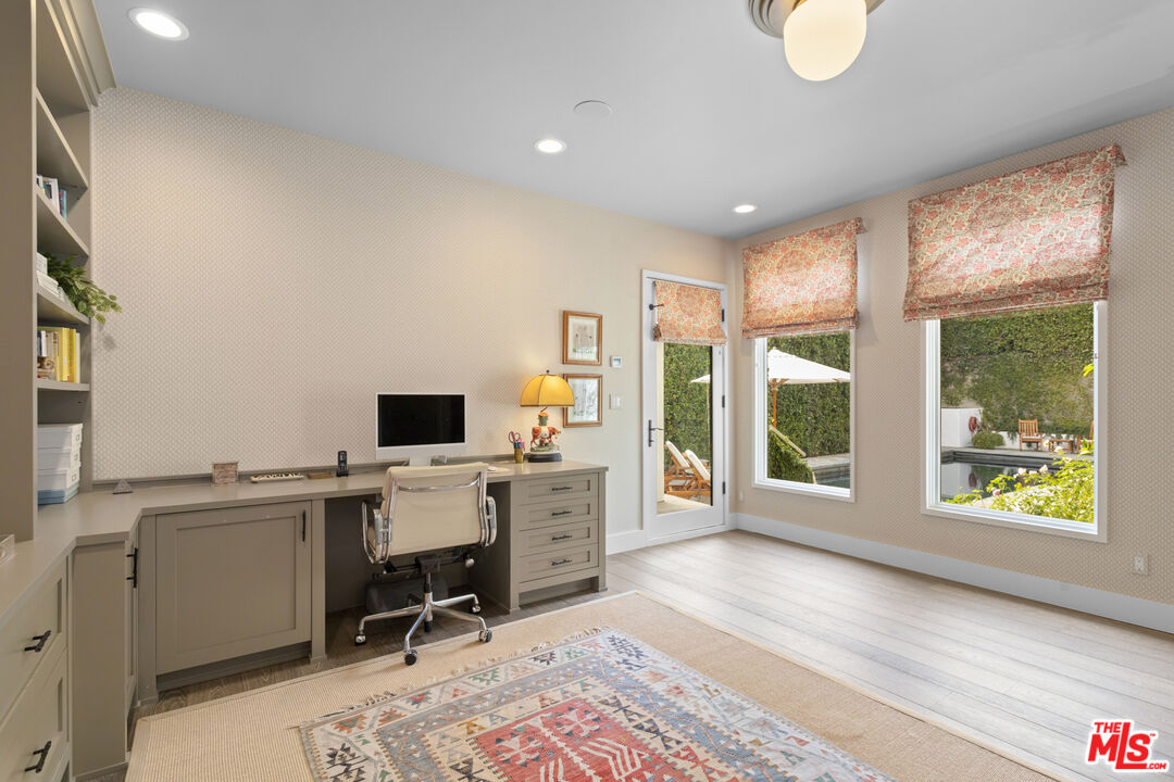 MLS #25537501 image #21