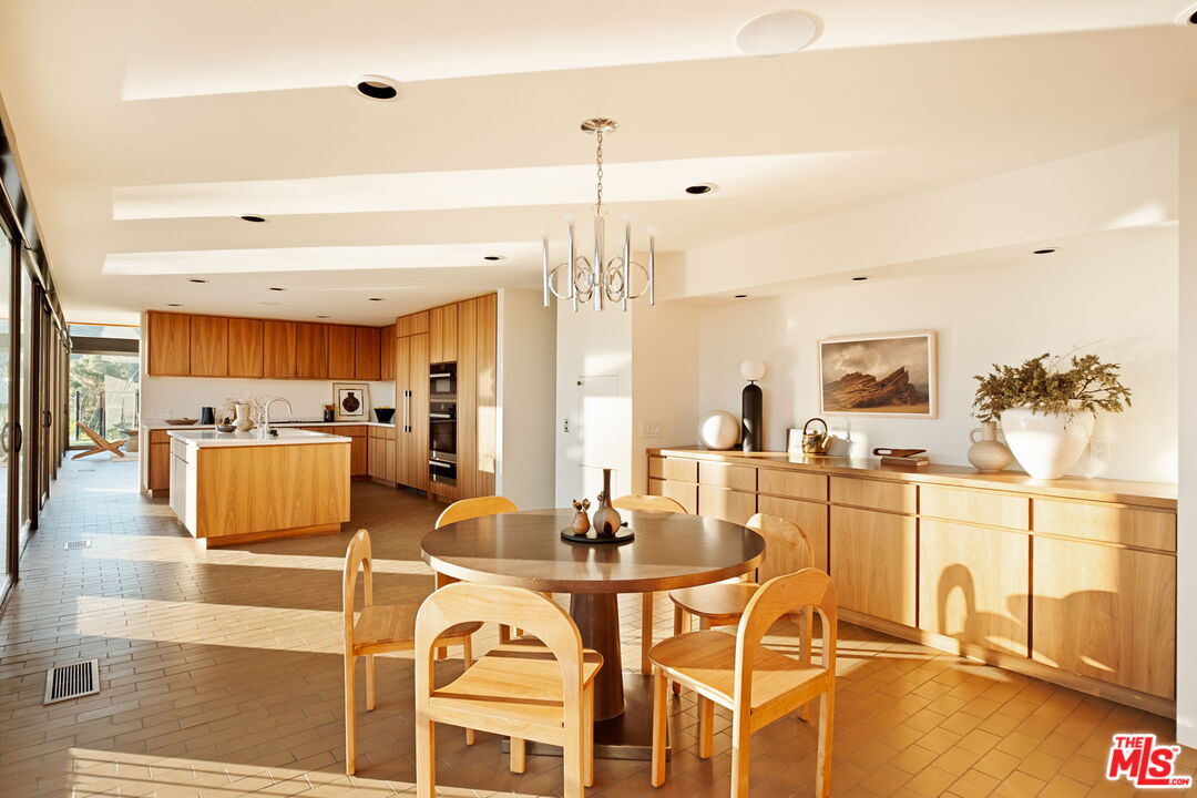 MLS #25537527 image #14