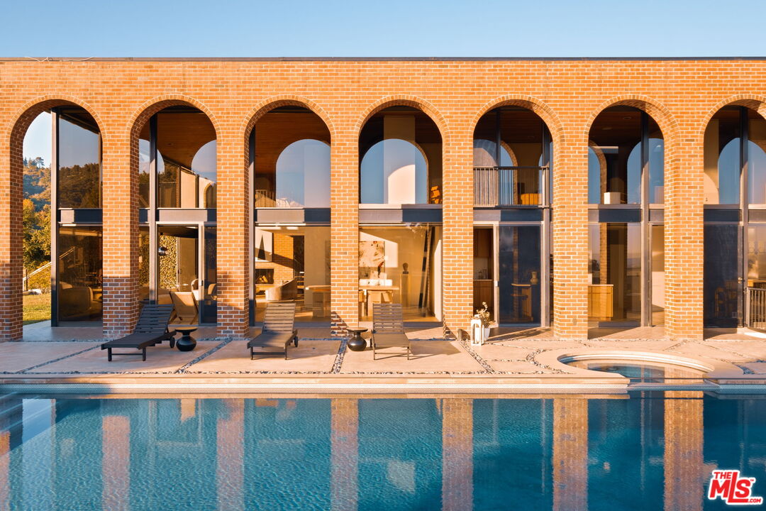 MLS #25537527 image #1