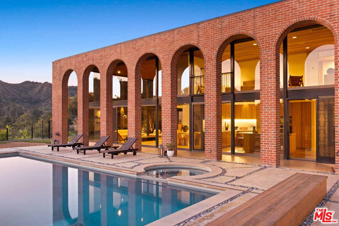 MLS #25537527 image #33