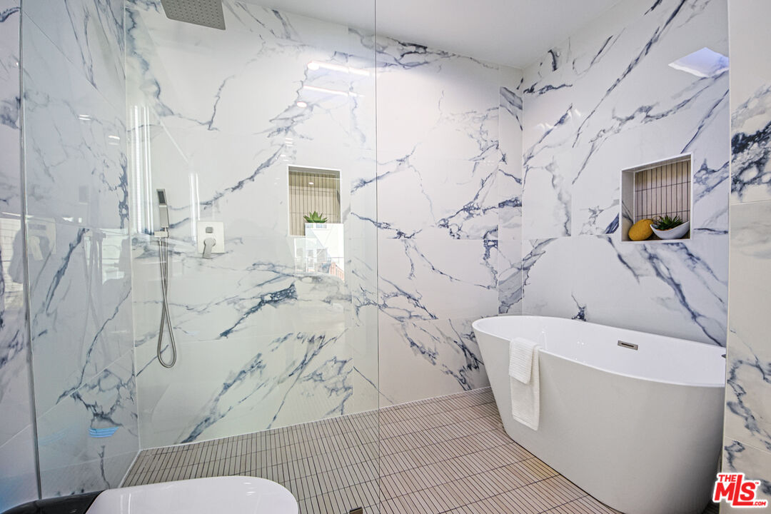 MLS #25537643 image #18