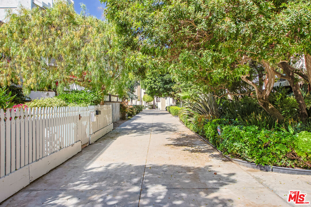 MLS #25537643 image #20