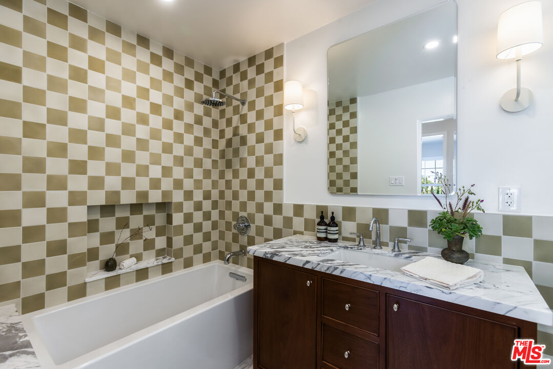 MLS #25538379 image #16