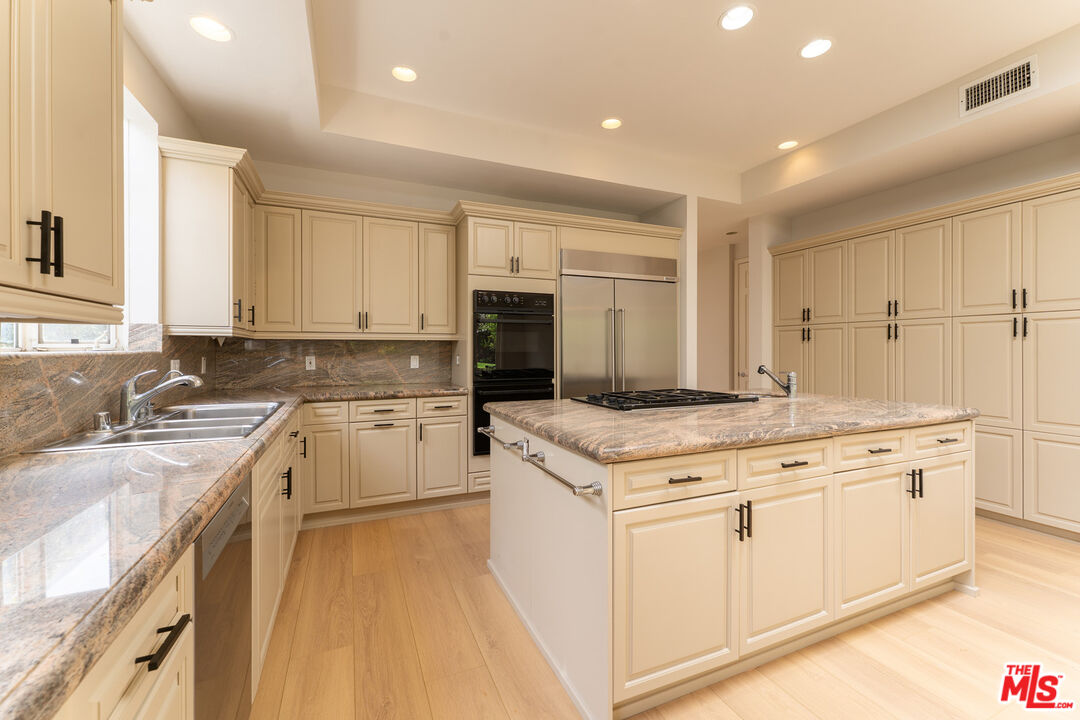 MLS #25539225 image #14