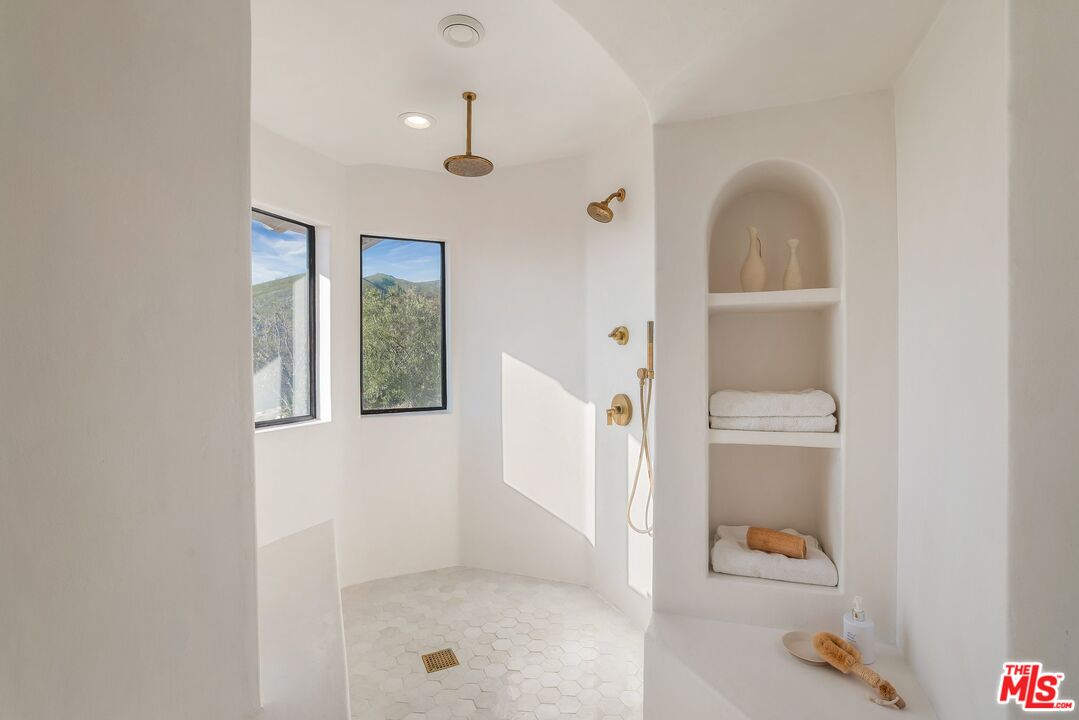 MLS #25539415 image #24