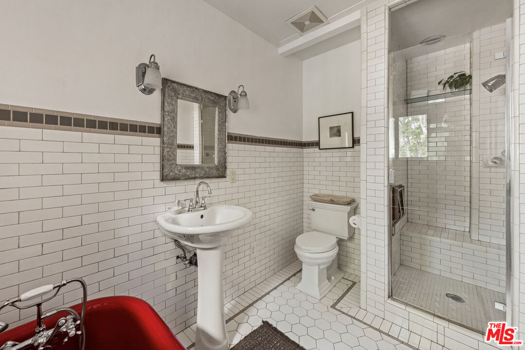 MLS #25539569 image #23