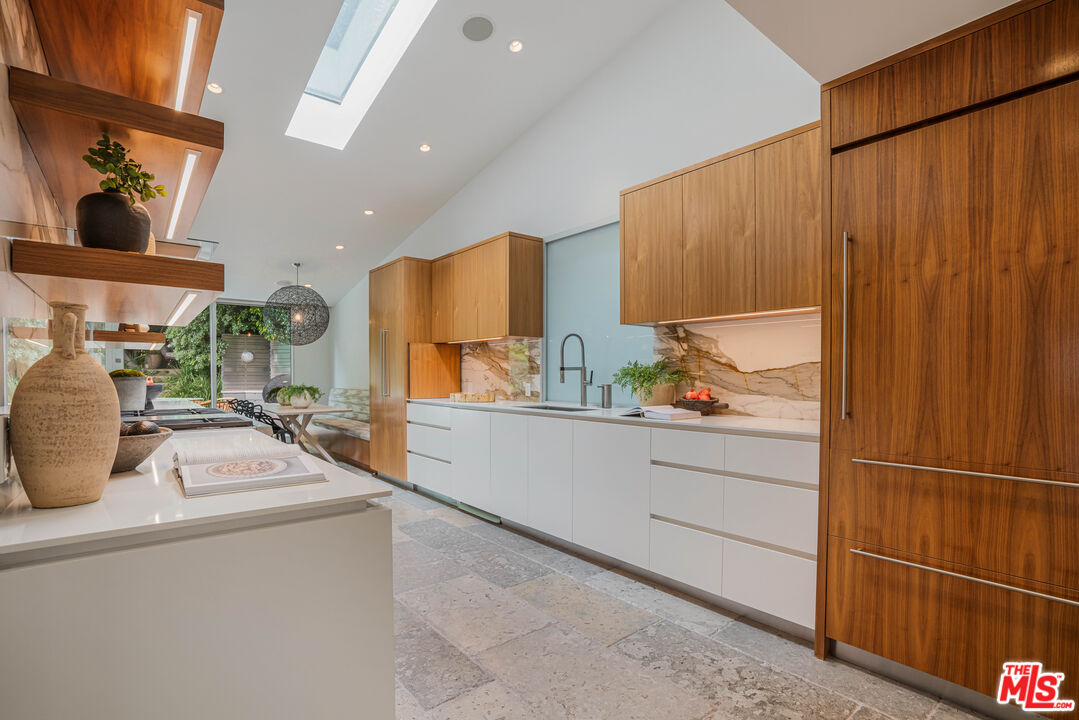 MLS #25540691 image #17