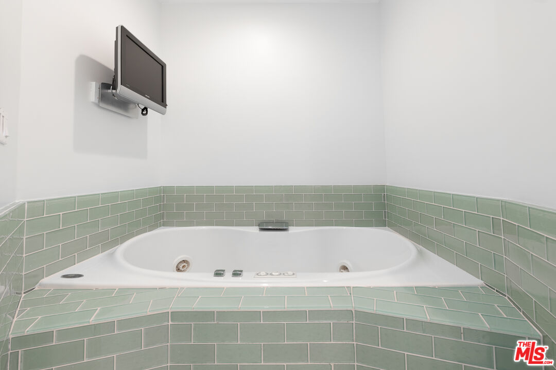 MLS #25540915 image #21