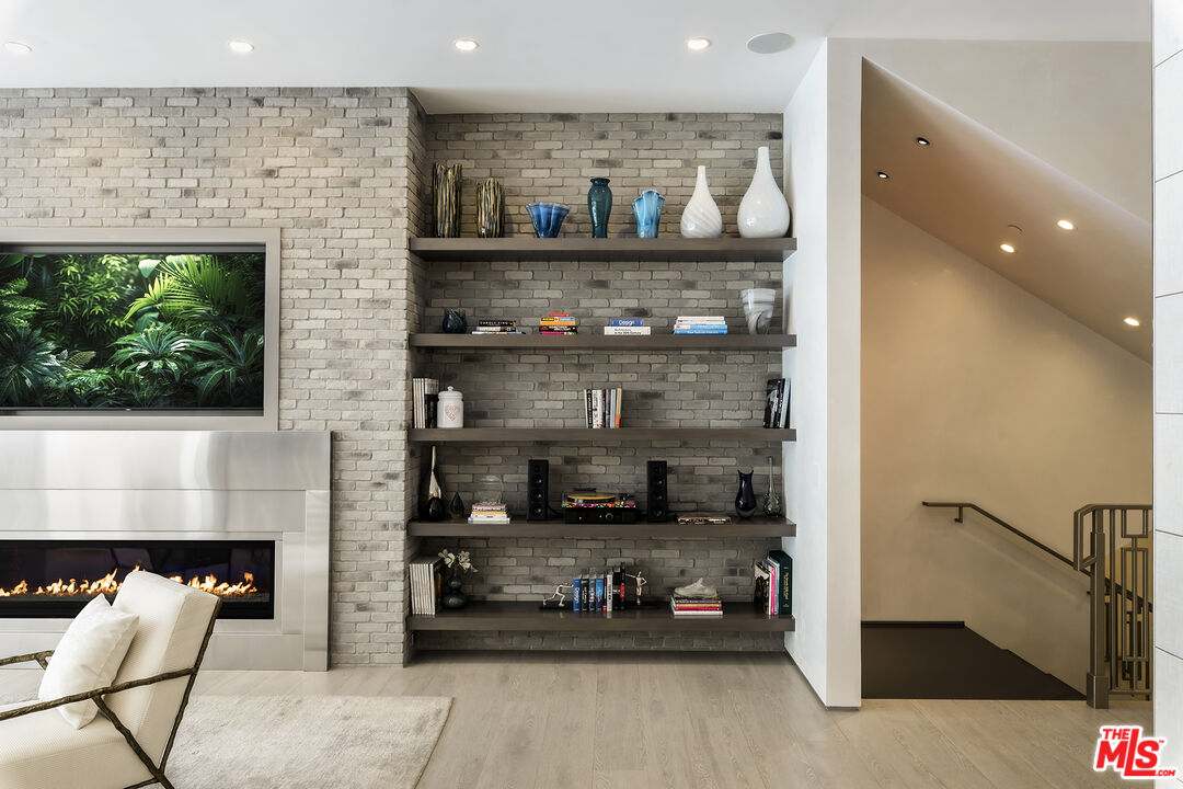 MLS #25541323 image #22