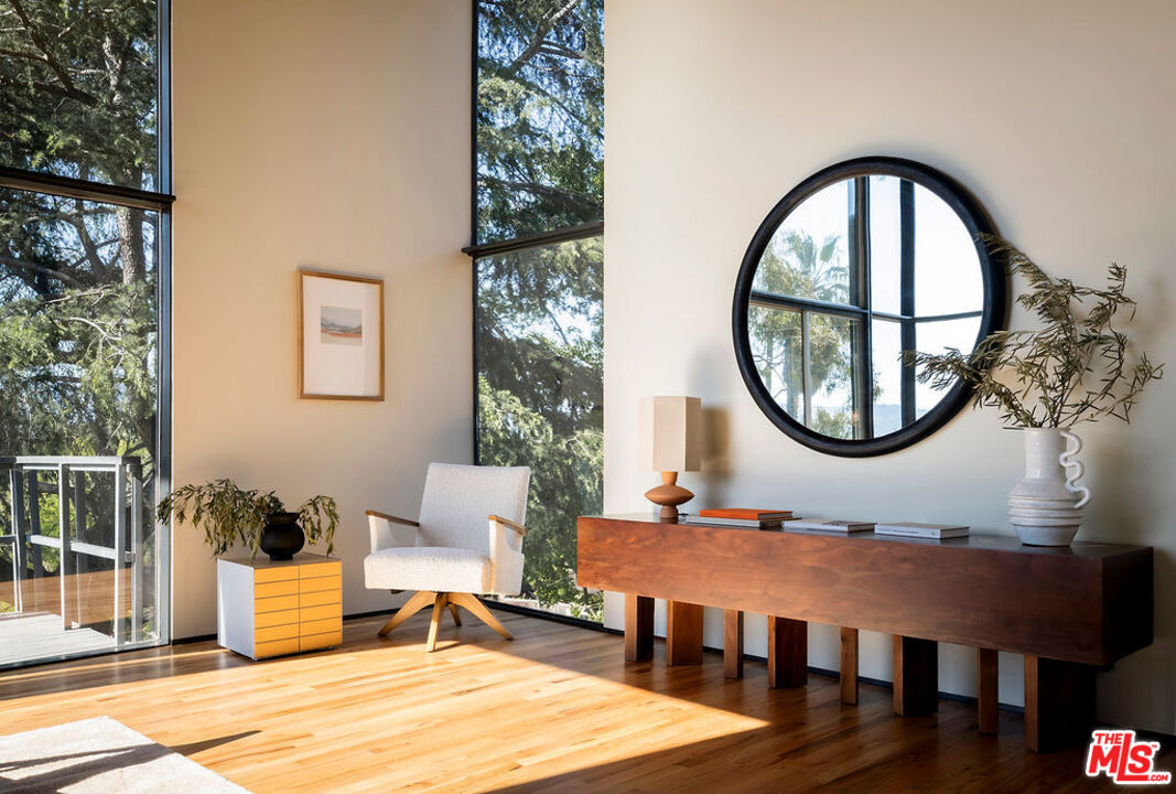 MLS #25541721 image #2