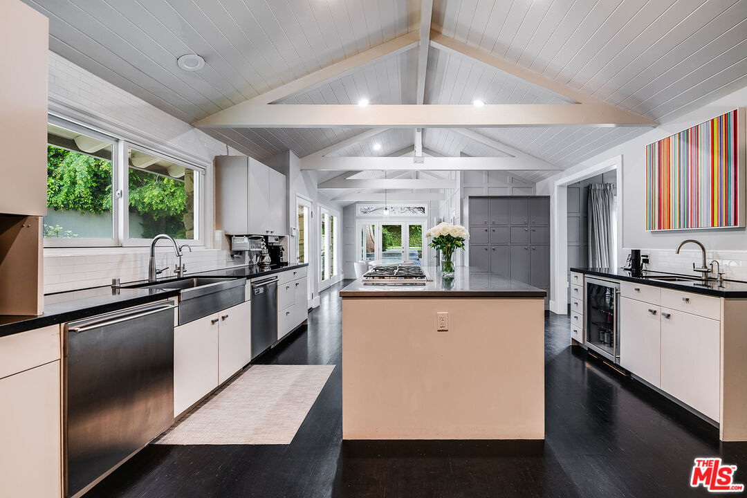 MLS #25541743 image #11