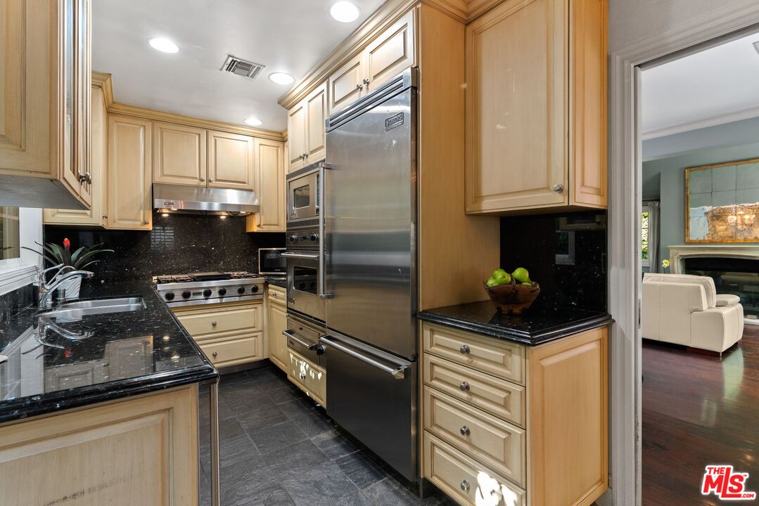 MLS #25541813 image #13