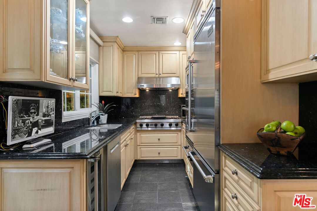 MLS #25541813 image #14