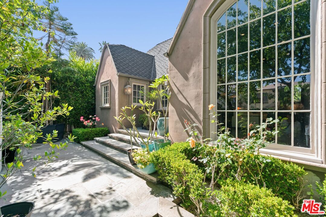 MLS #25541813 image #1