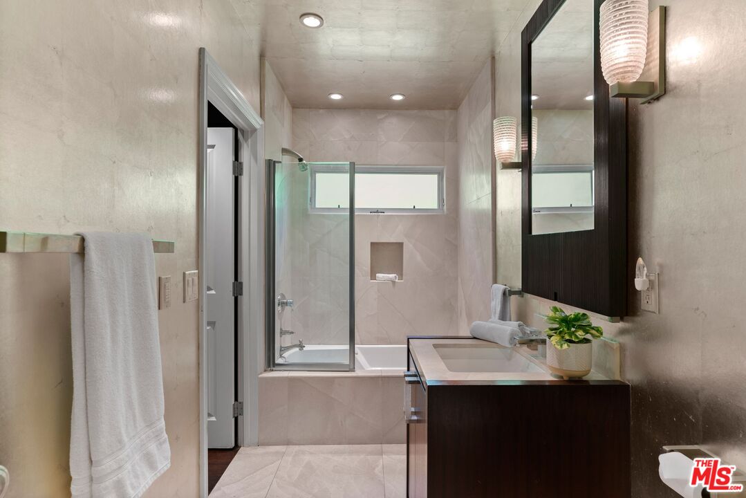 MLS #25541813 image #21