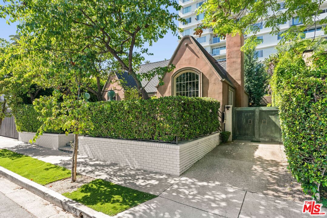 MLS #25541813 image #0