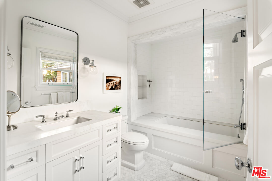 MLS #25541933 image #19