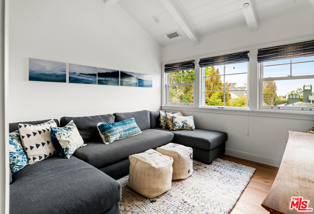 MLS #25541933 image #22