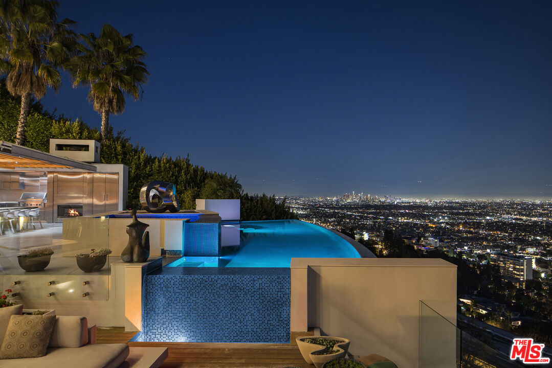 MLS #25542163 image #0