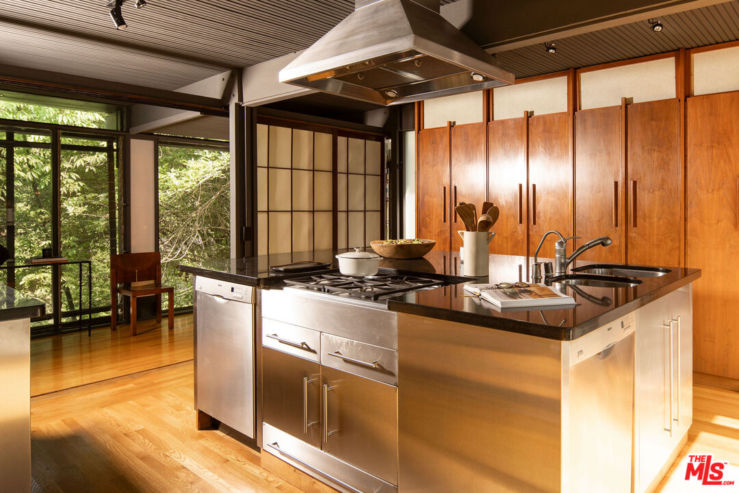 MLS #25542165 image #10