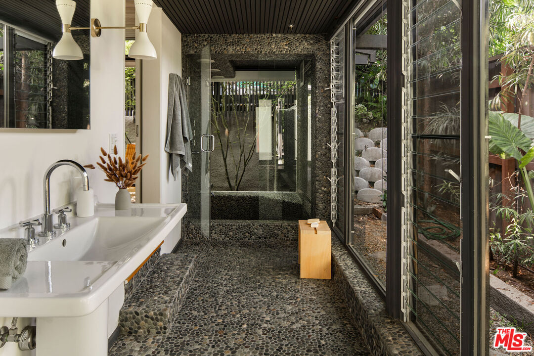 MLS #25542165 image #19