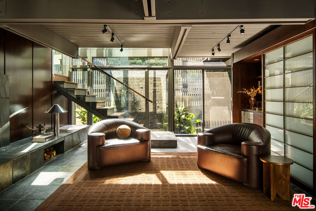 MLS #25542165 image #21