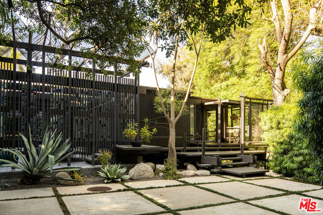 MLS #25542165 image #2