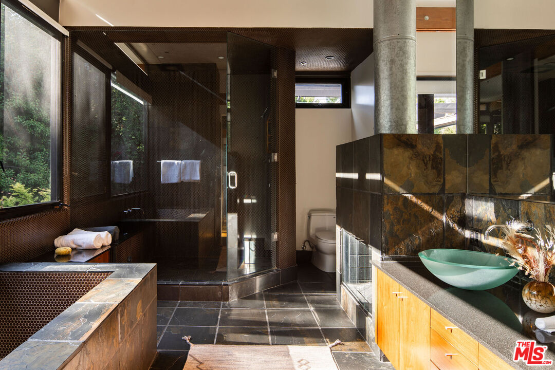 MLS #25542165 image #34