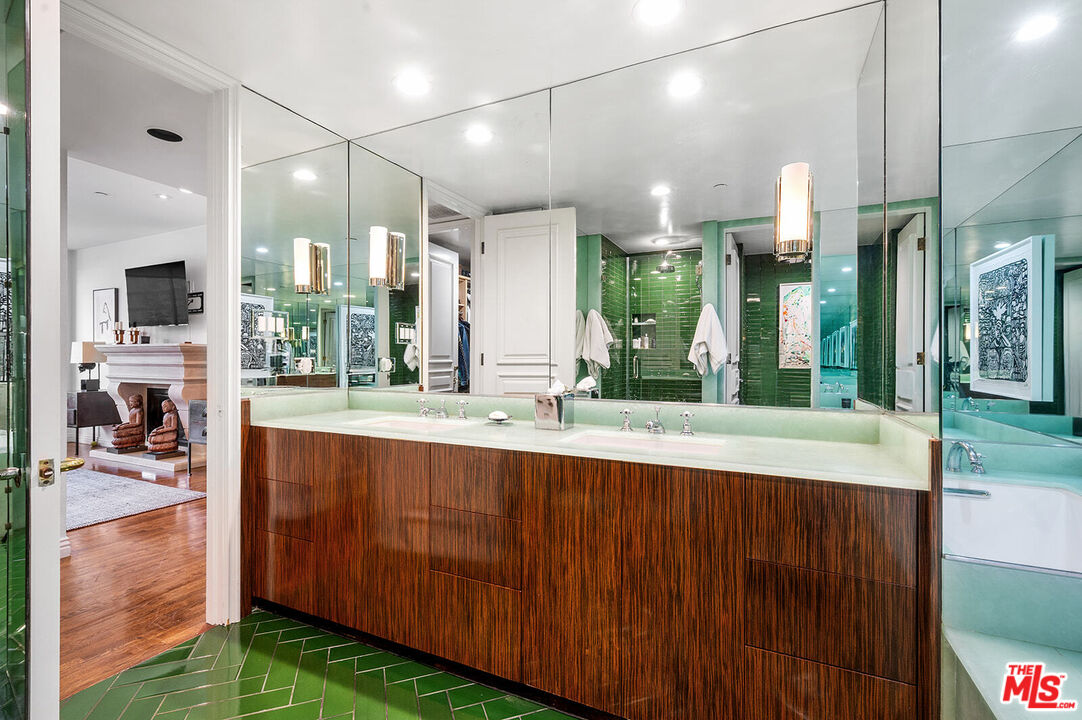 MLS #25542793 image #18