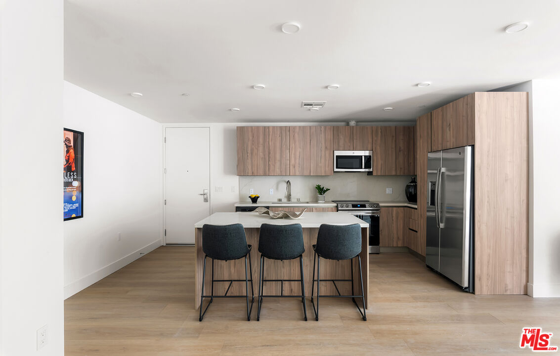 MLS #25543393 image #9