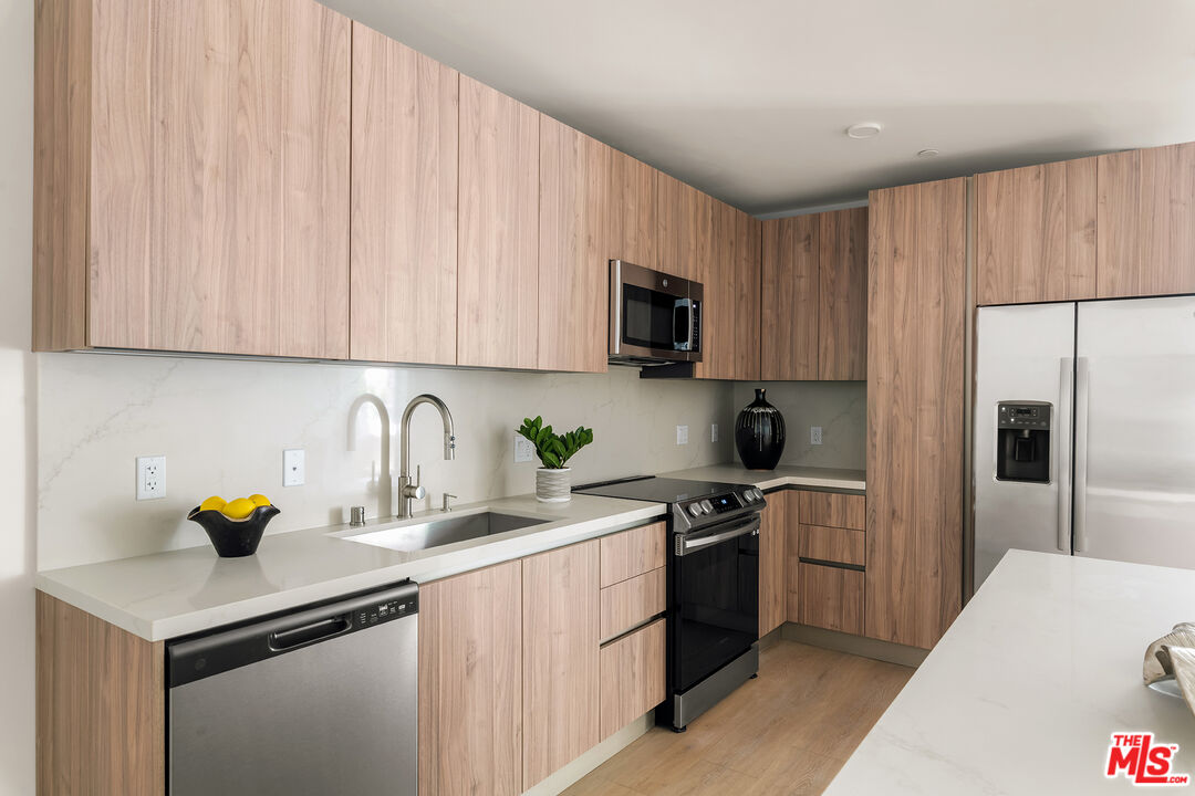 MLS #25543393 image #11