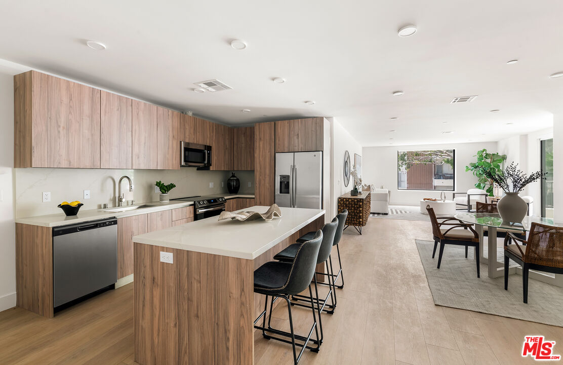 MLS #25543393 image #1