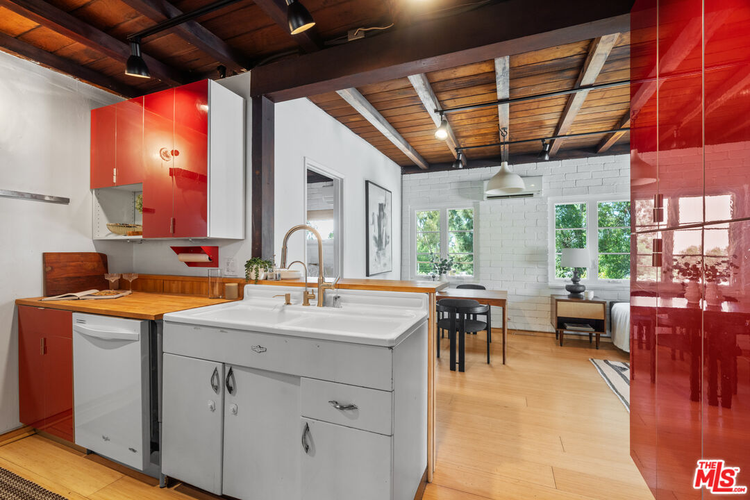 MLS #25543679 image #10