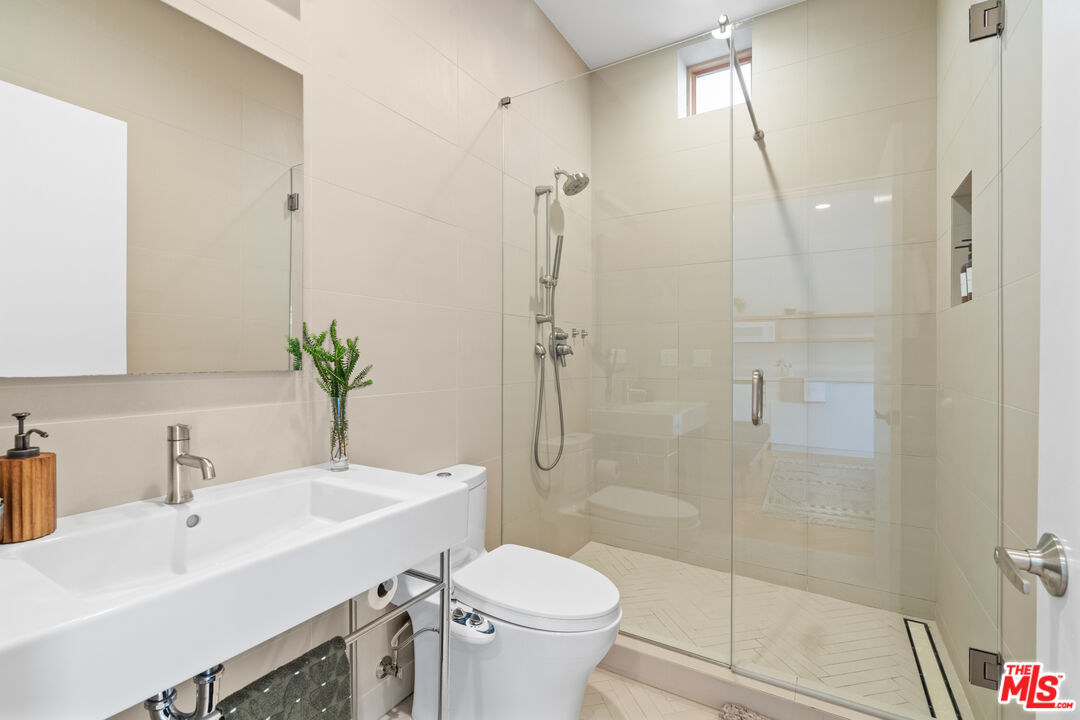 MLS #25543679 image #32