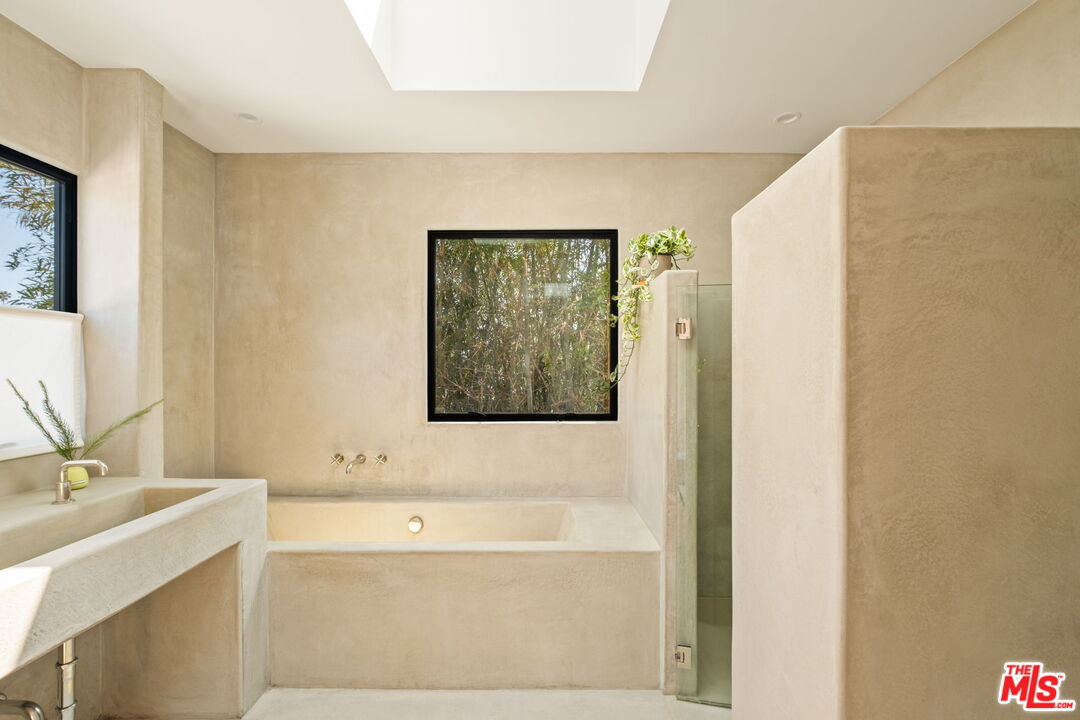 MLS #25544767 image #26