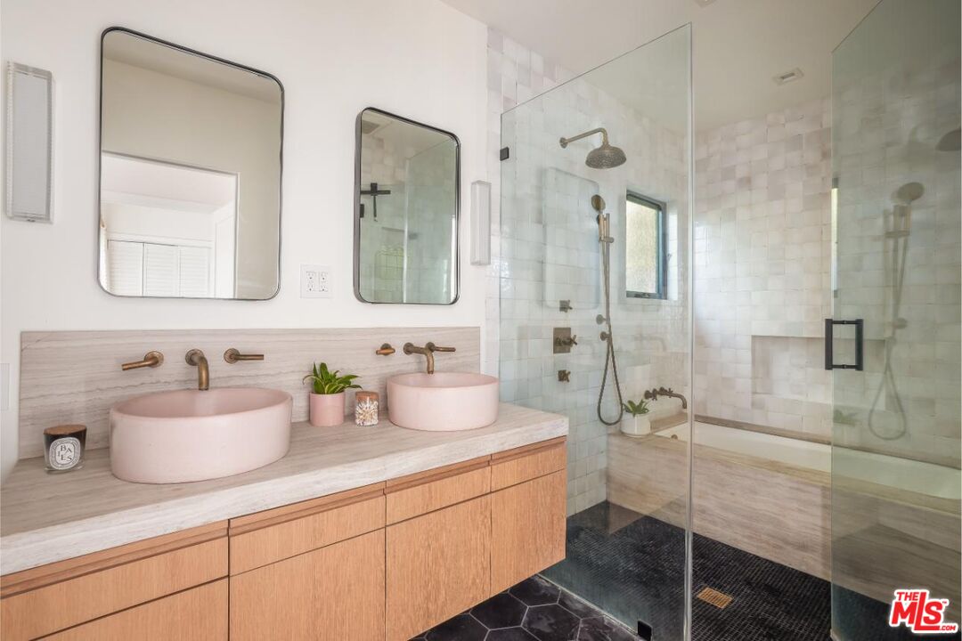 MLS #25545069 image #21