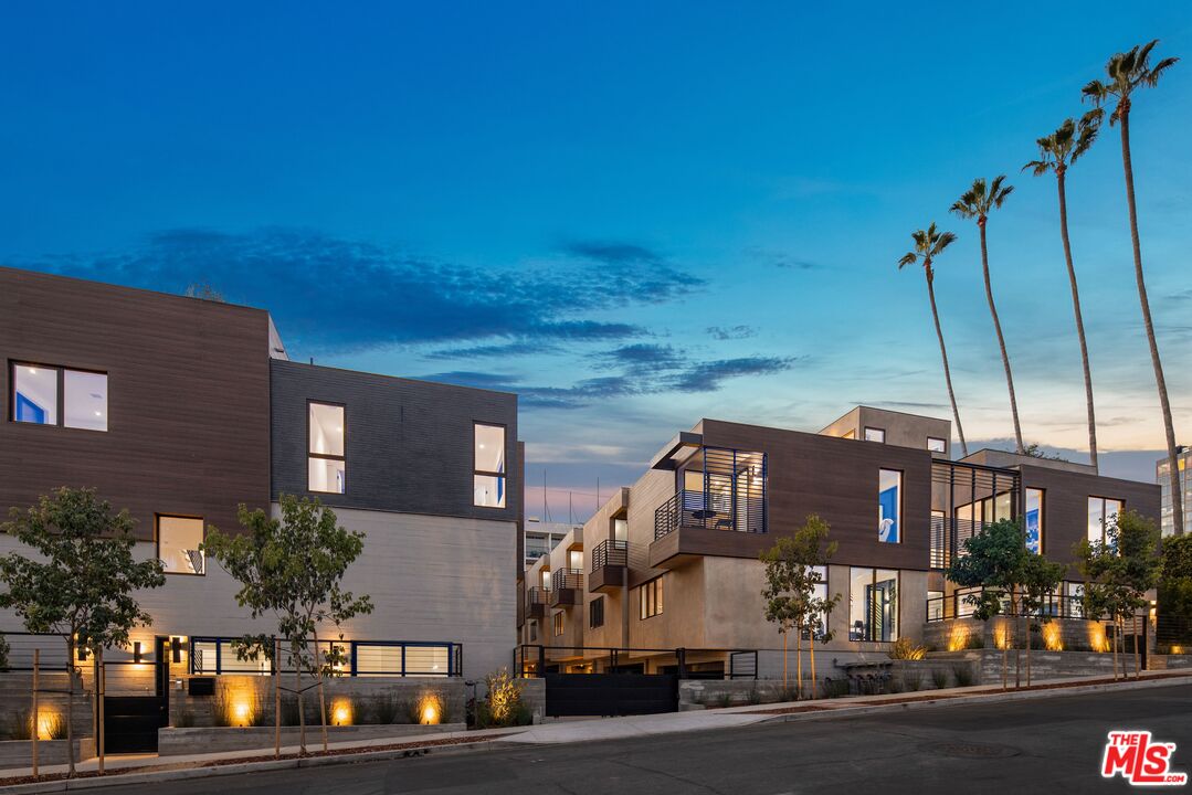 MLS #25546411 image #0