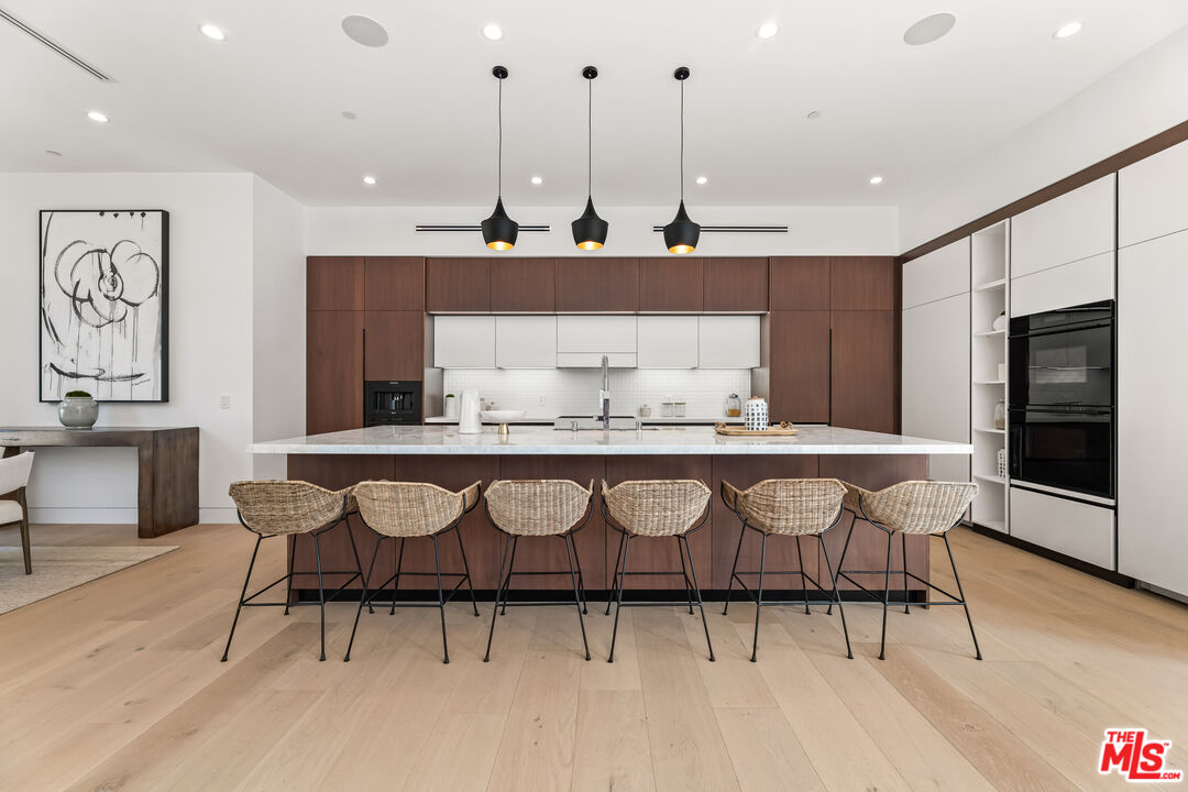 MLS #25546455 image #2