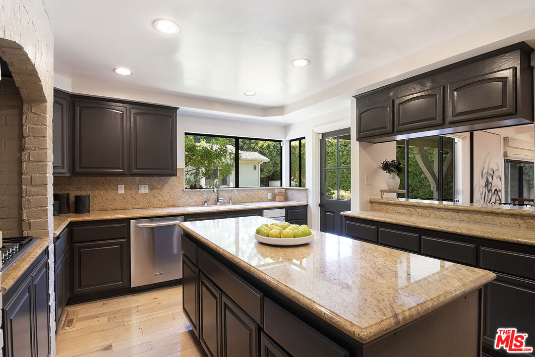 MLS #25546581 image #13