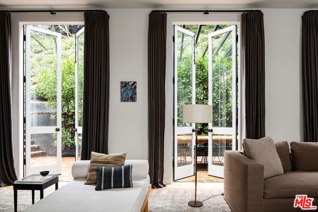 MLS #25546675 image #2