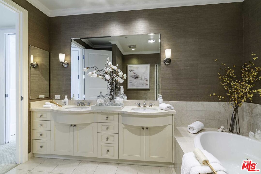 MLS #25546691 image #17