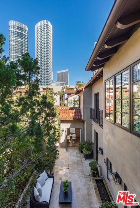 MLS #25546875 image #1