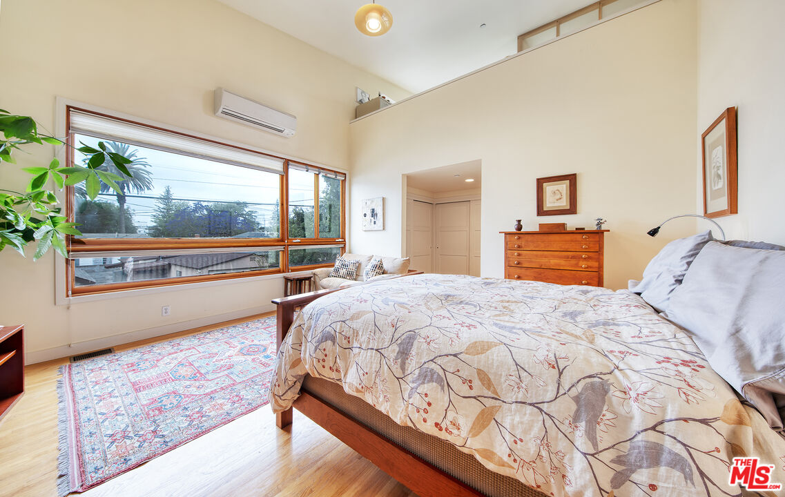 MLS #25546949 image #16