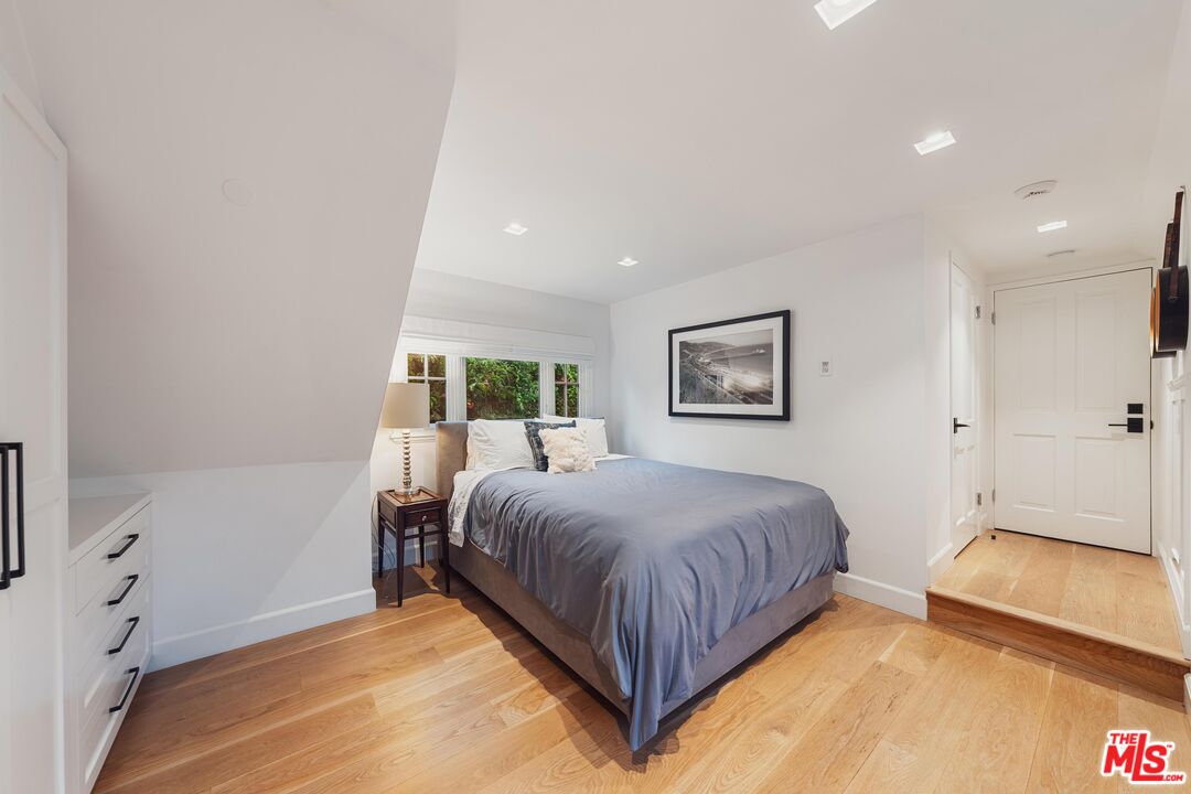 MLS #25546993 image #40