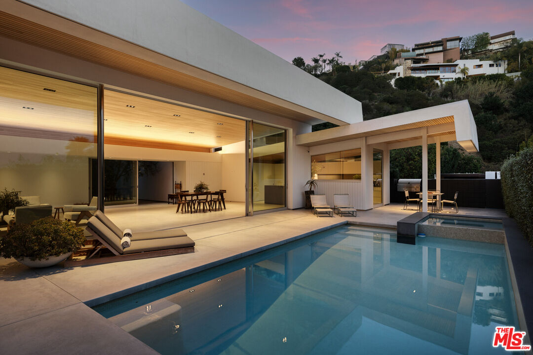 MLS #25547193 image #23